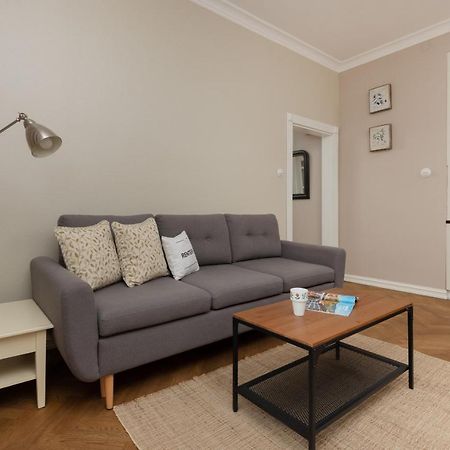 Metro Rondo Onz Apartment By Noclegi Renters 바르샤바 외부 사진